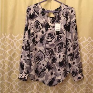 NWT pretty purple blouse. 💁‍♀️